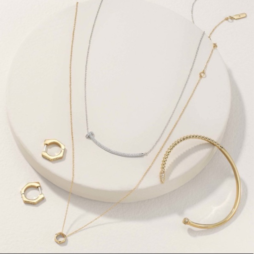 :: Stella & Dot [GOLD] Delicate Pavé Hardware Cuff - Picture 5 of 6